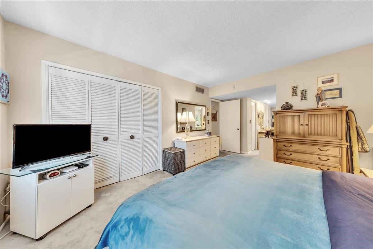 545 Oaks Lane, Unit 403 Pompano Beach, FL 33069 - Photo 23 of 42 Photo 23