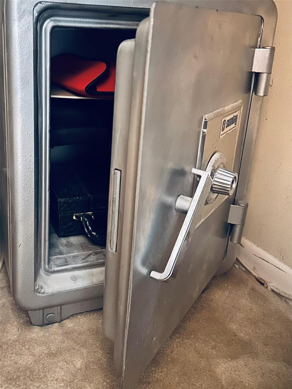 545 Oaks Lane, Unit 403 Pompano Beach, FL 33069 - Photo 26 of 42 Floor safe is included with the purchase