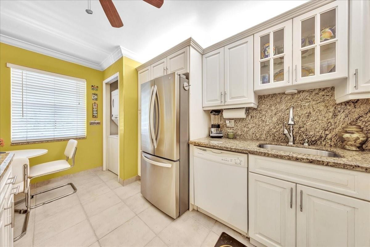 545 Oaks Lane, Unit 403 Pompano Beach, FL 33069 - Photo 27 of 42 Photo 27