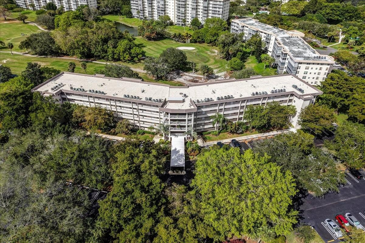 545 Oaks Lane, Unit 403 Pompano Beach, FL 33069 - Photo 33 of 42 Photo 33