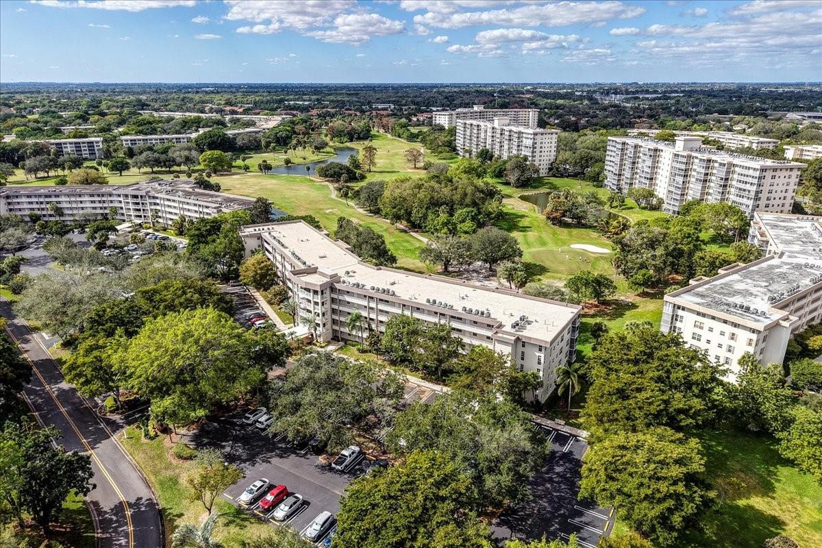 545 Oaks Lane, Unit 403 Pompano Beach, FL 33069 - Photo 34 of 42 Photo 34