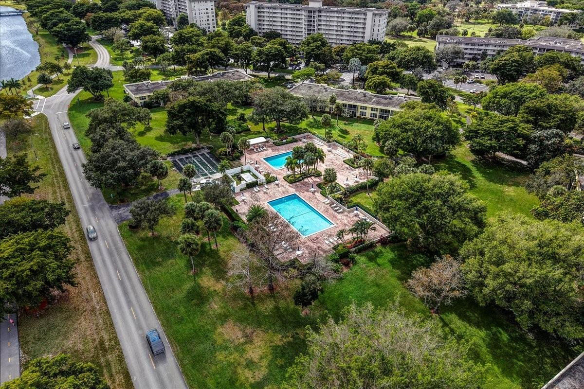 545 Oaks Lane, Unit 403 Pompano Beach, FL 33069 - Photo 35 of 42 Photo 35