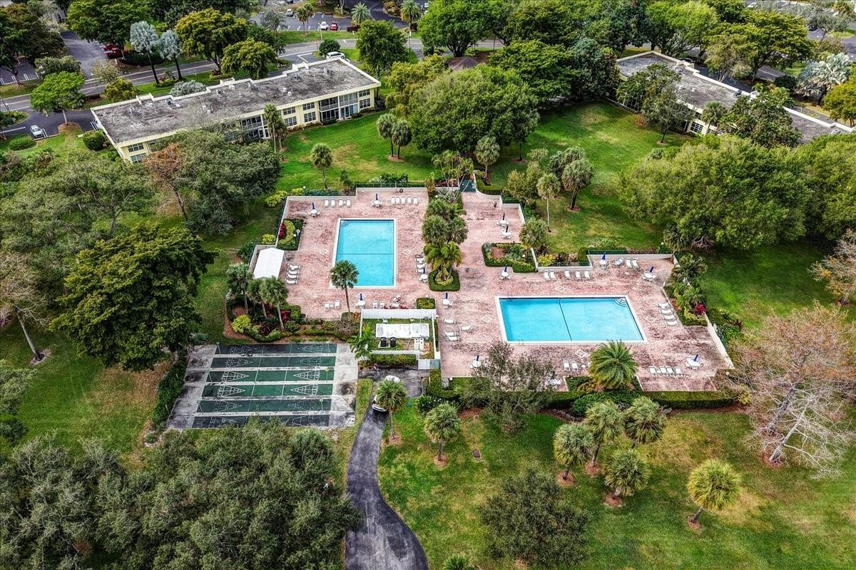 545 Oaks Lane, Unit 403 Pompano Beach, FL 33069 - Photo 37 of 42 Photo 37