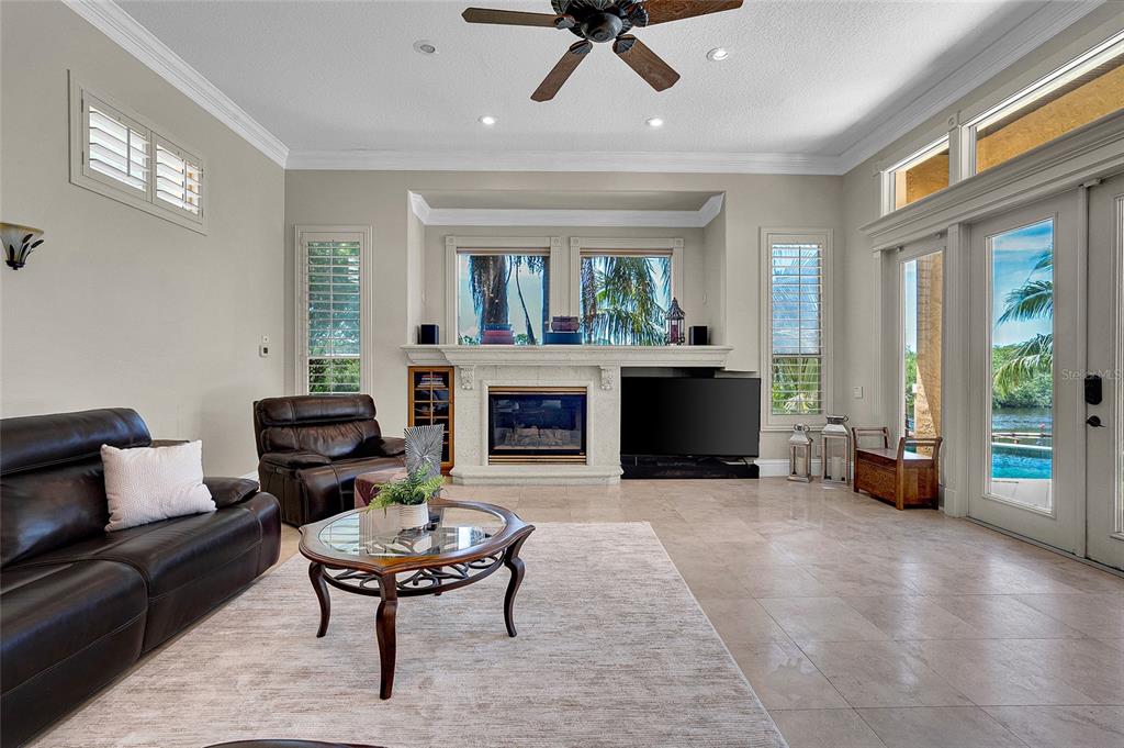 8707 Silverthorn Road Seminole, FL 33777 - Photo 9 of 58