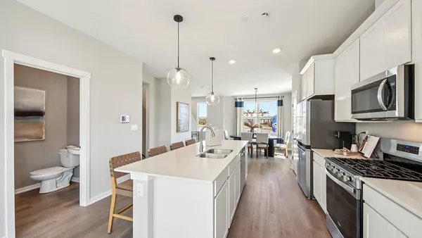 $574,990 | 2225 Waters Edge Drive, Schaumburg, IL 60173