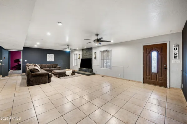 a view of a livingroom with furniture