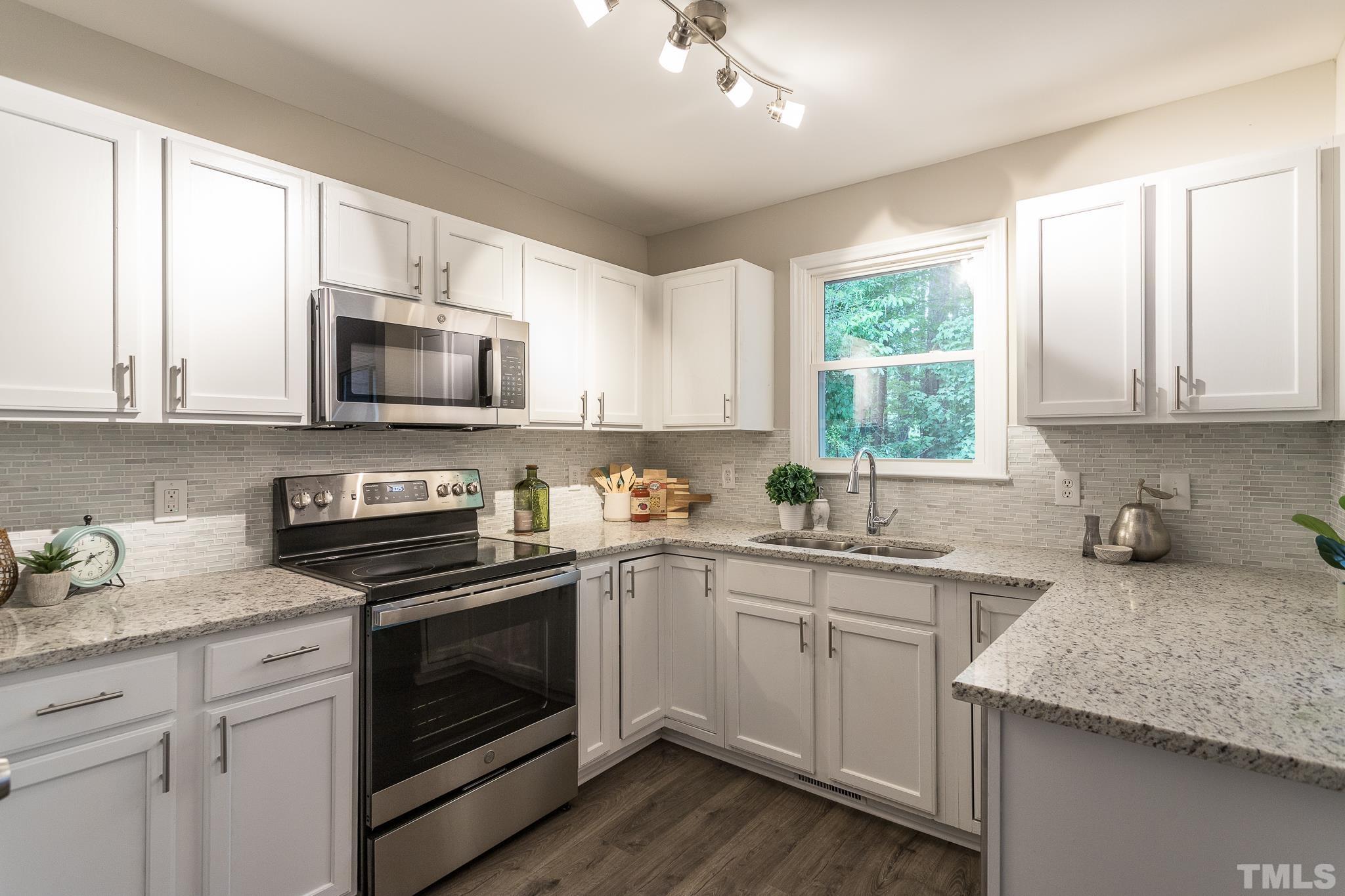 207 Candace Place Cary, NC 27513 - Photo 3 of 31