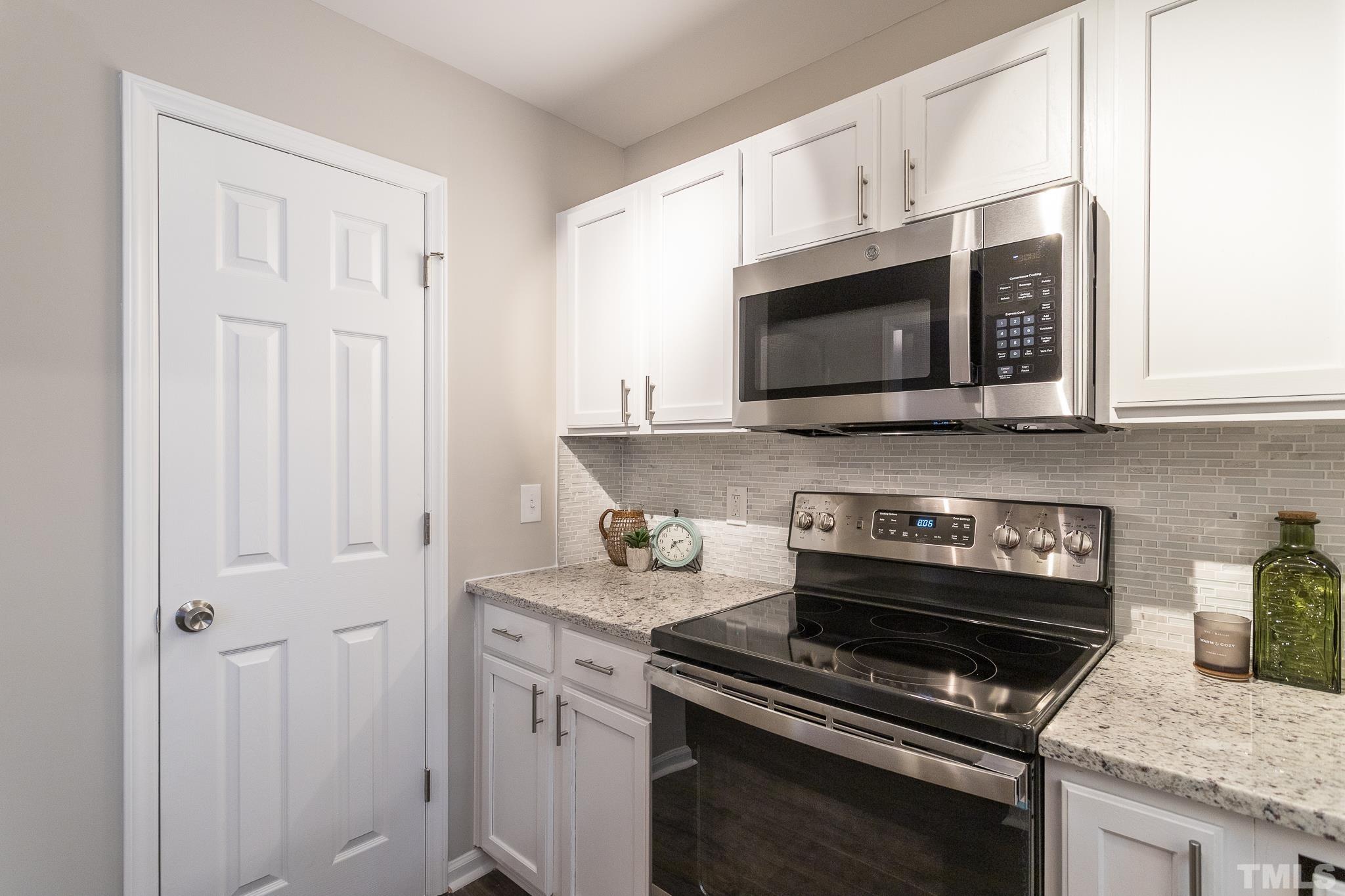 207 Candace Place Cary, NC 27513 - Photo 5 of 31