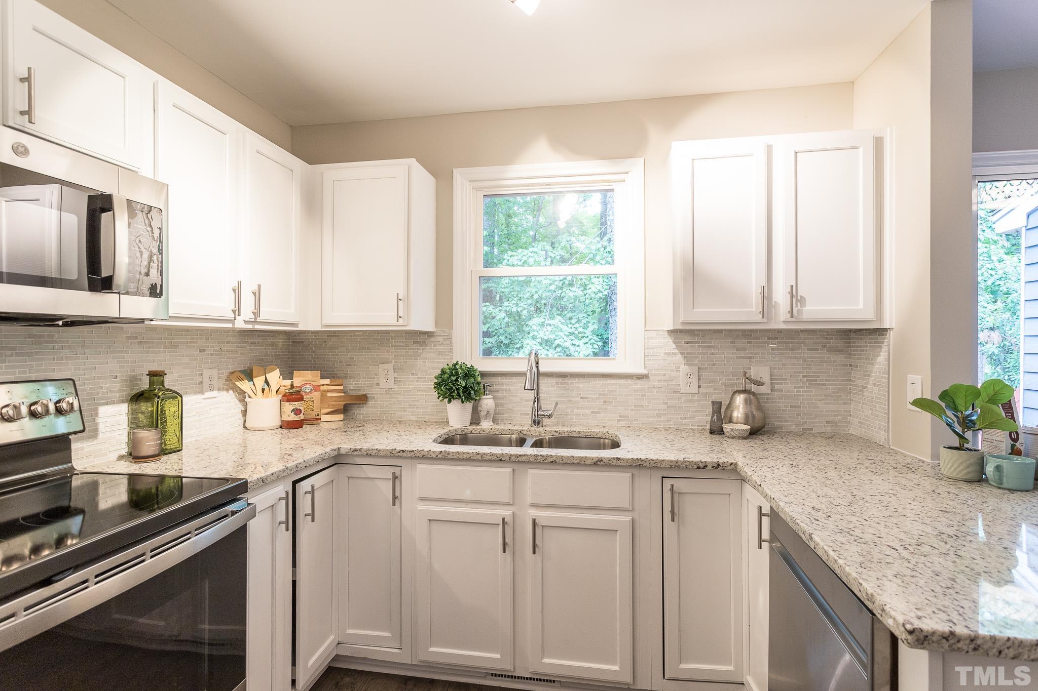 207 Candace Place Cary, NC 27513 - Photo 6 of 31