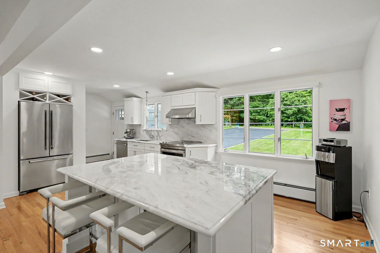 48 Mulberry Road Woodbridge, CT 06525 - Photo 10 of 40 Gallery Image 10