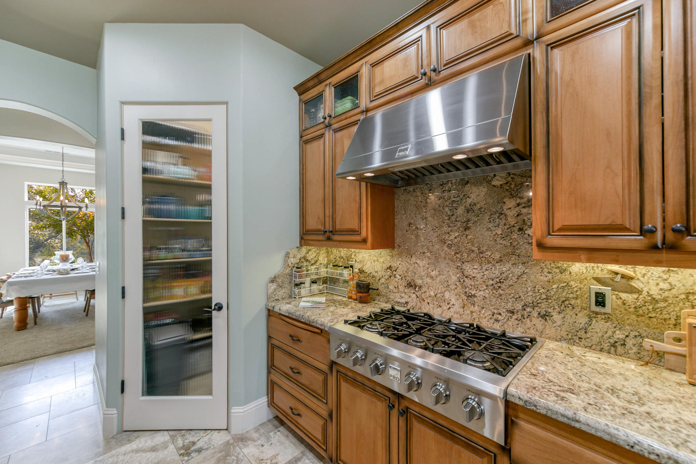9184 Silver King Road Redding, CA 96001 - Photo 12 of 50 Gourmet Kitchen