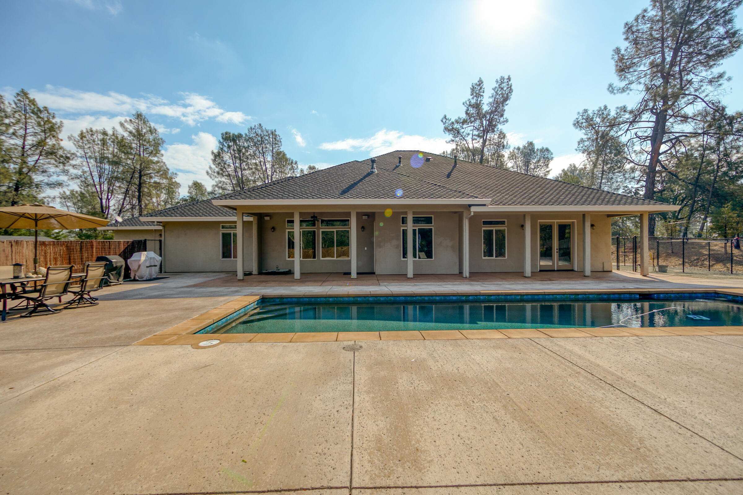 9184 Silver King Road Redding, CA 96001 - Photo 36 of 50 Salt Water Pool