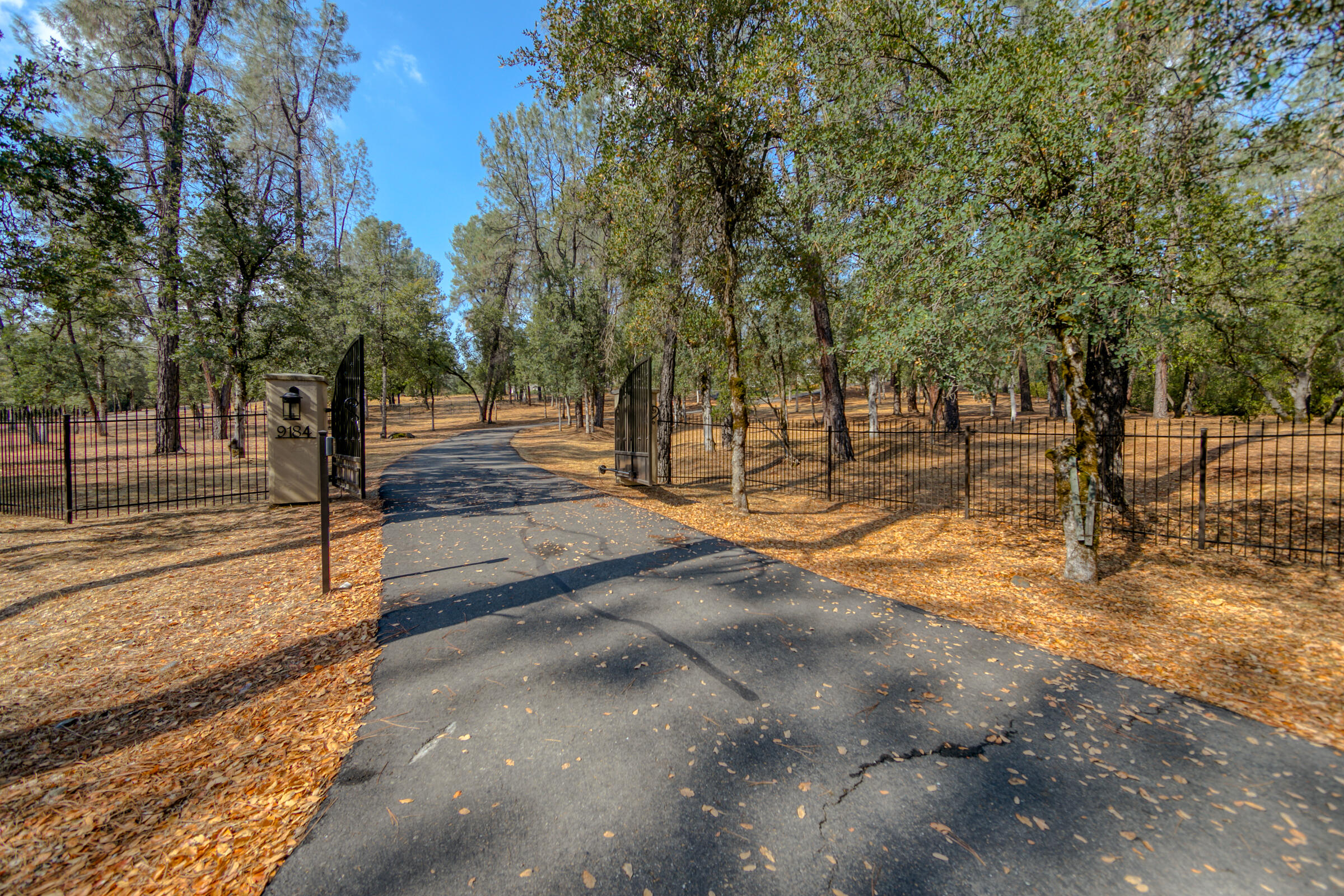 9184 Silver King Road Redding, CA 96001 - Photo 44 of 50 Entry Gate