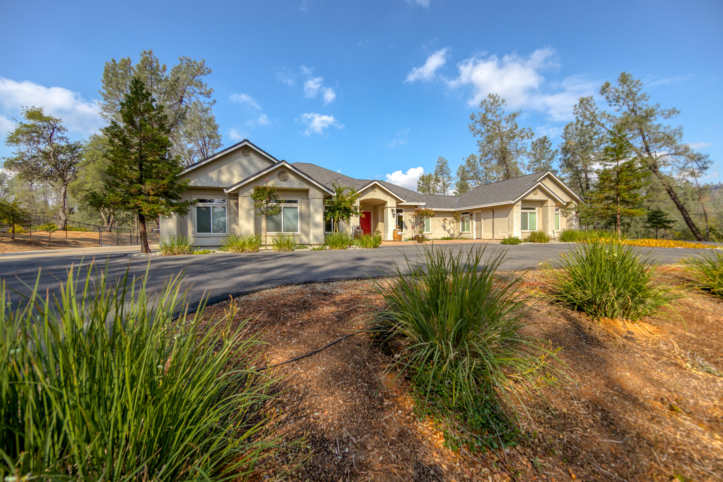 9184 Silver King Road Redding, CA 96001 - Photo 46 of 50 Front View