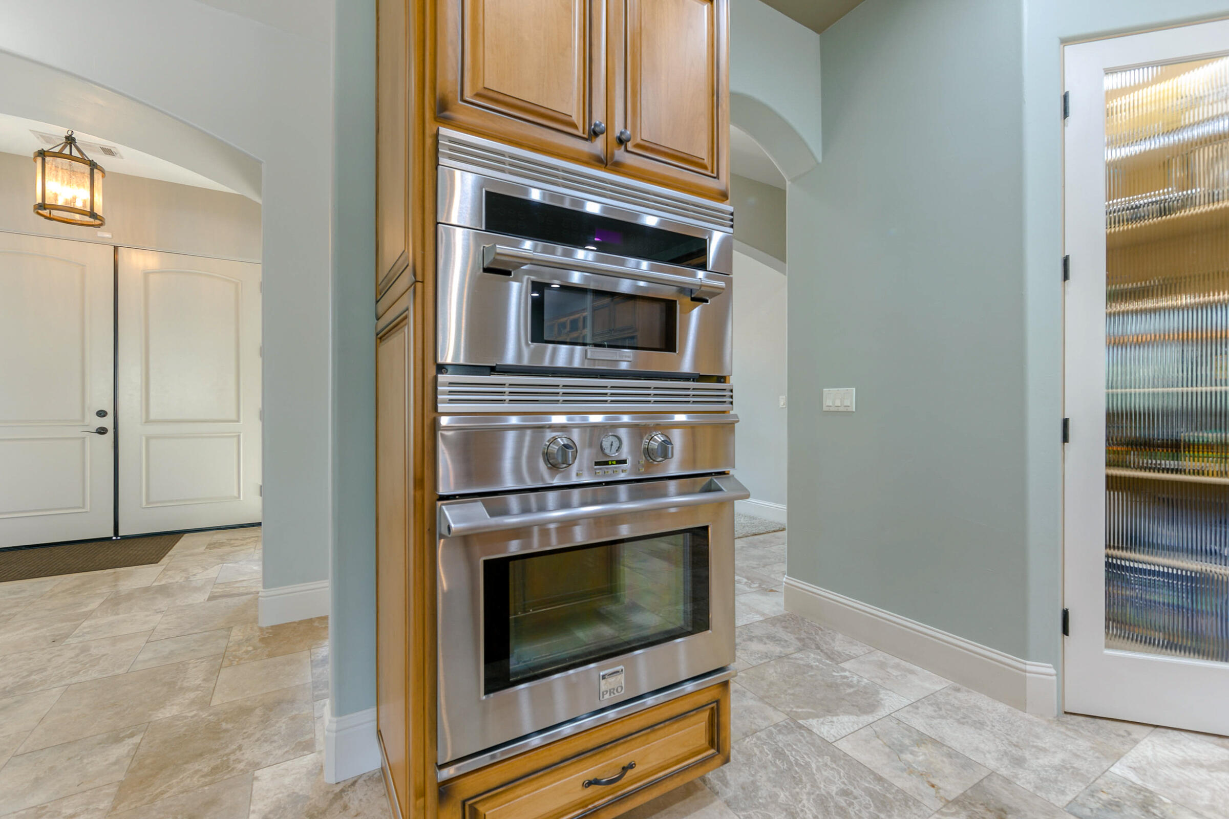 9184 Silver King Road Redding, CA 96001 - Photo 9 of 50 Gourmet Kitchen