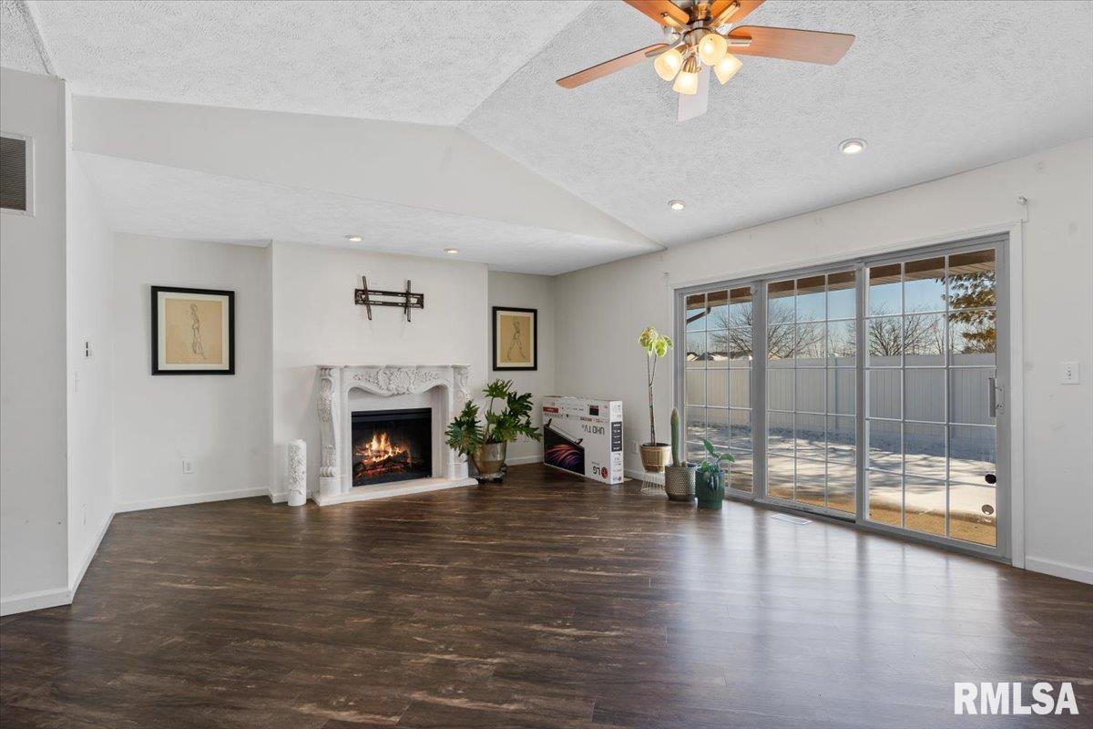 2919 Meadowbrook Road, Unit 1 Springfield, IL 62711 - Photo 7 of 29 Gallery Image 7