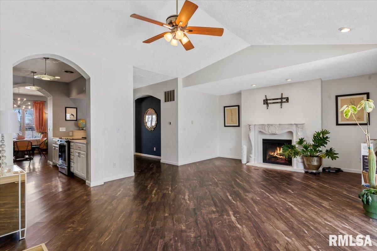 2919 Meadowbrook Road, Unit 1 Springfield, IL 62711 - Photo 9 of 29 Gallery Image 9