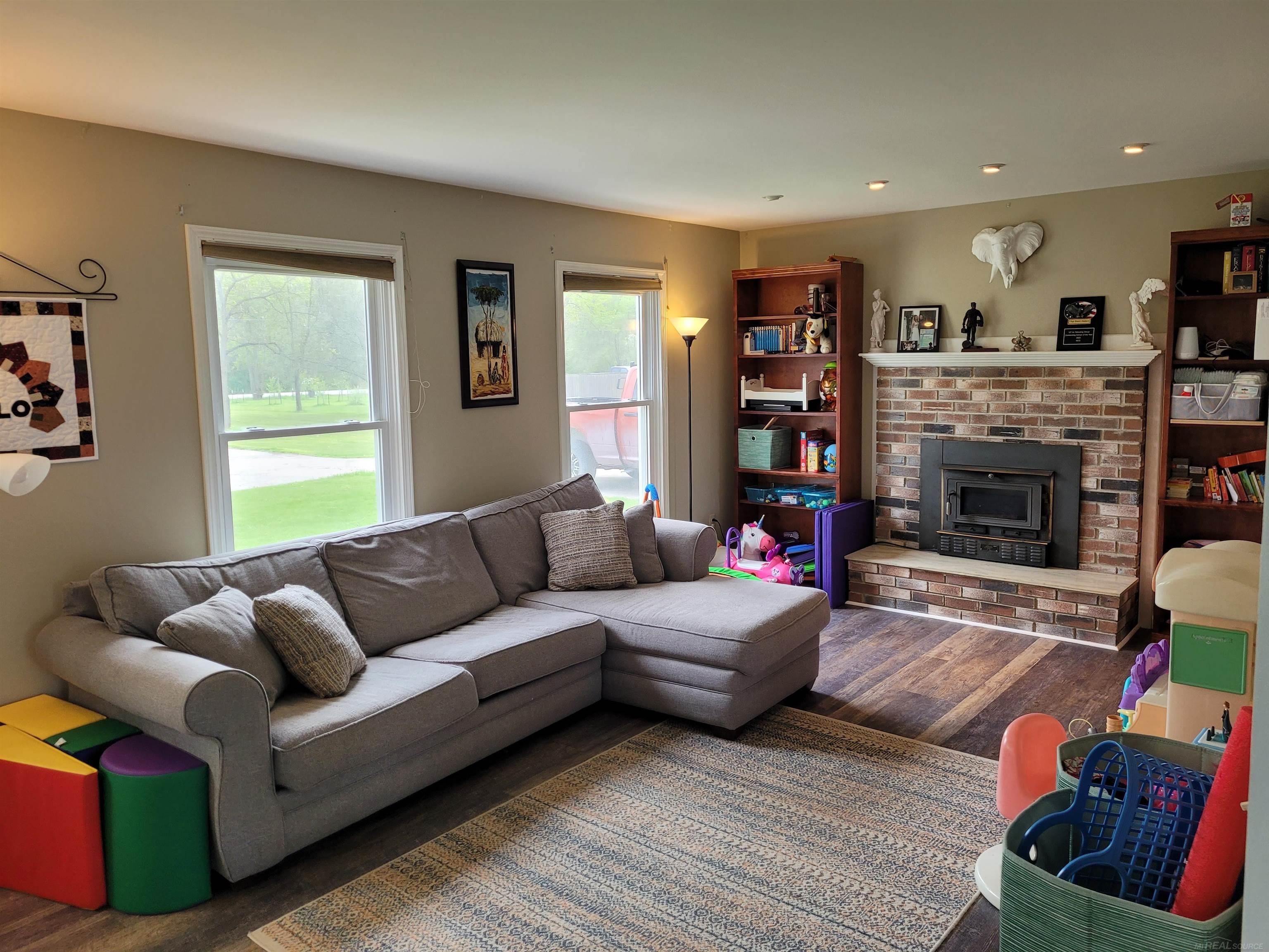 925 Allen Road Smiths Creek, MI 48074 - Photo 14 of 44 50141389-c7dbb2b3-8308-4112-b26b-aaf0541d793b.JPG