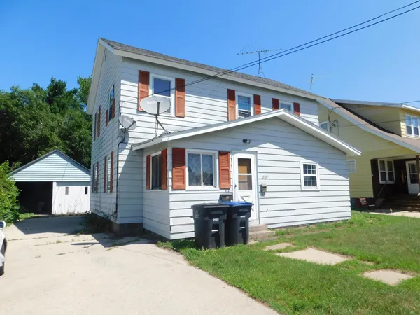 $184,900 | 313 East Center Street, Shawano, WI 54166
