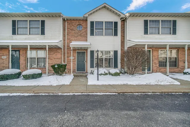 $257,500 | 1825 Dogwood Court, Crown Point, IN 46307