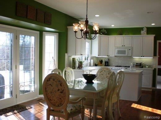 1457 Ridgeview Circle Lake Orion, MI 48362 - Photo 6 of 25 Sundrenched kitchen