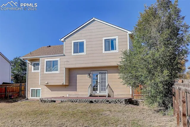 a view of a small yard