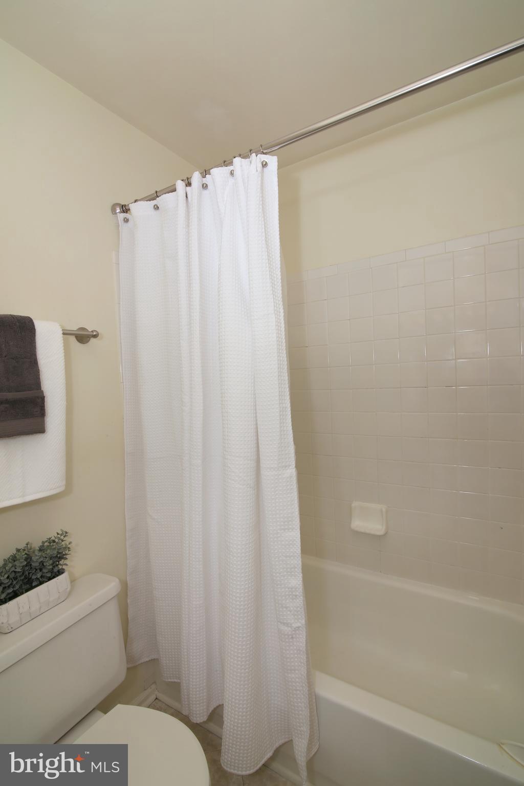8490 Springfield Oaks Drive Springfield, VA 22153 - Photo 21 of 36 Master Bath
