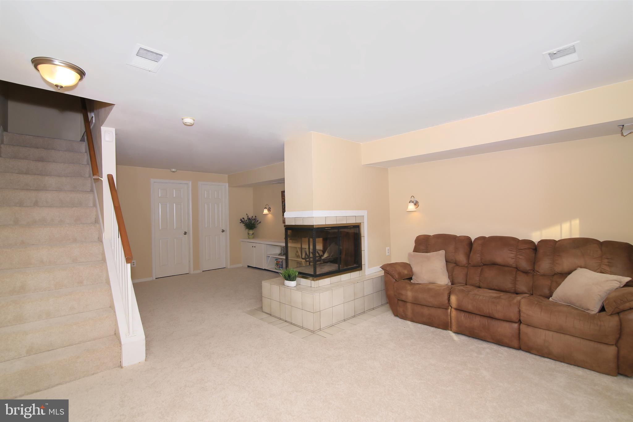 8490 Springfield Oaks Drive Springfield, VA 22153 - Photo 26 of 36 Family Room