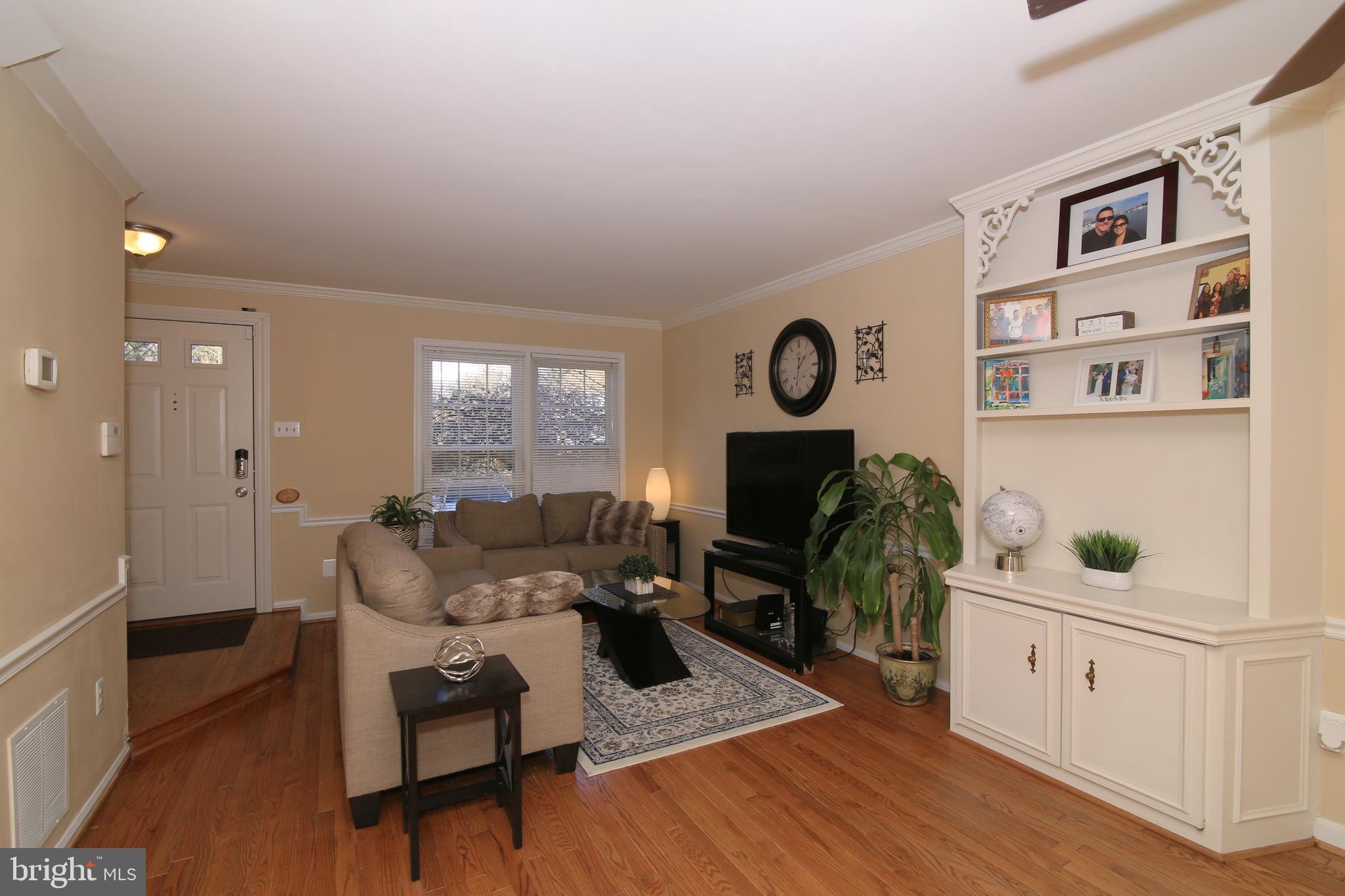 8490 Springfield Oaks Drive Springfield, VA 22153 - Photo 6 of 36 Living Room