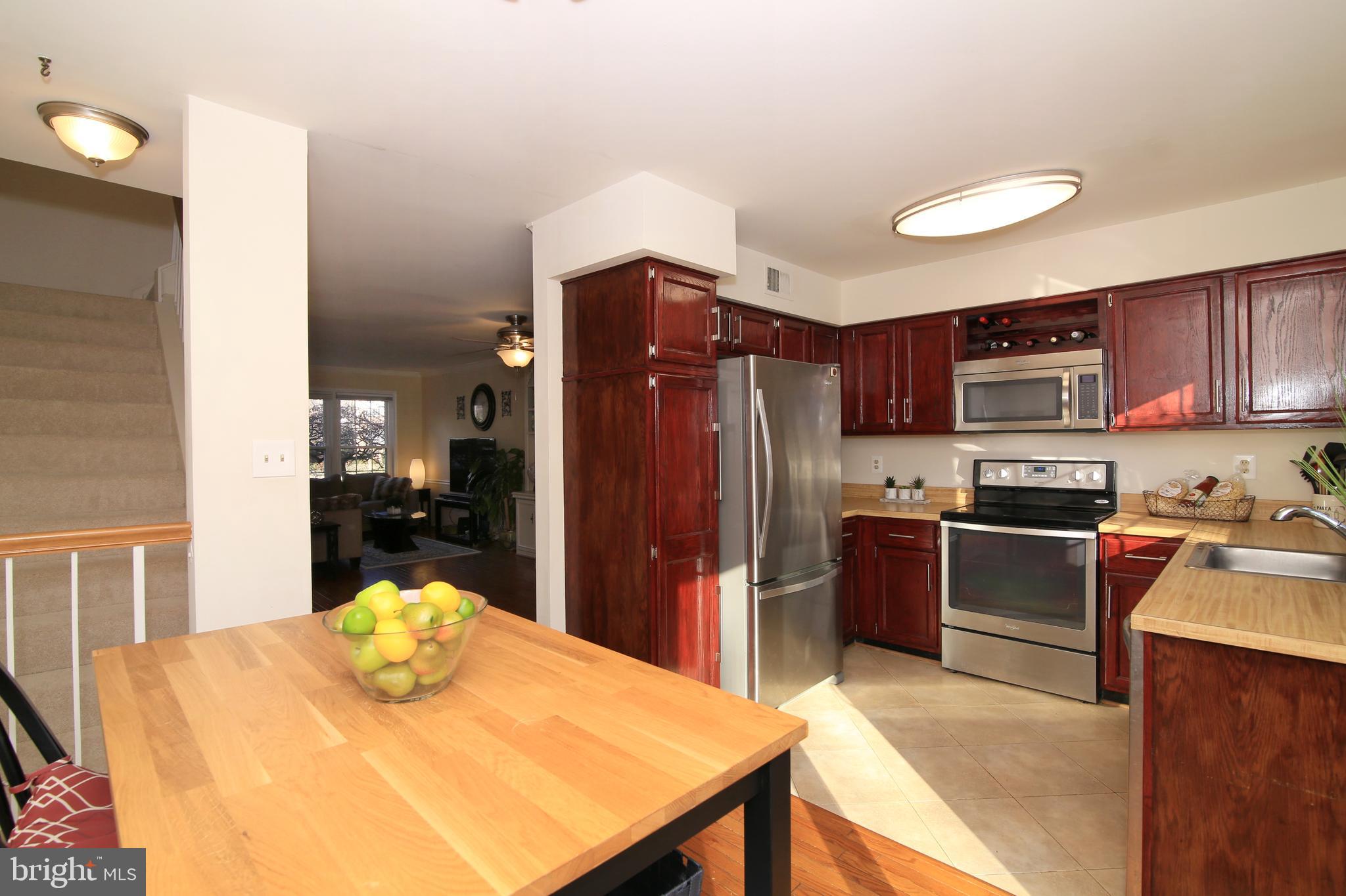 8490 Springfield Oaks Drive Springfield, VA 22153 - Photo 9 of 36 Kitchen