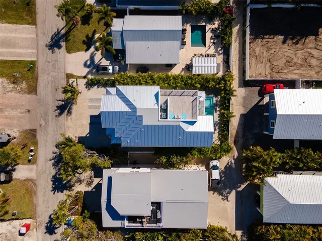 $2,870,000 | 2410 Avenue B, Bradenton Beach, FL 34217