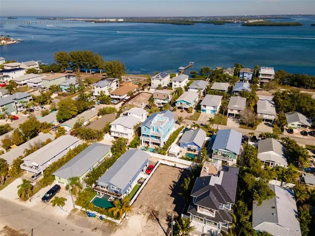 $2,870,000 | 2410 Avenue B, Bradenton Beach, FL 34217