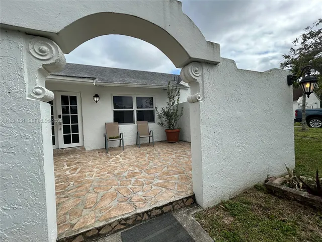 $2,900 | 21939 Southwest 124th Place, Unit 21939, Miami, FL 33170