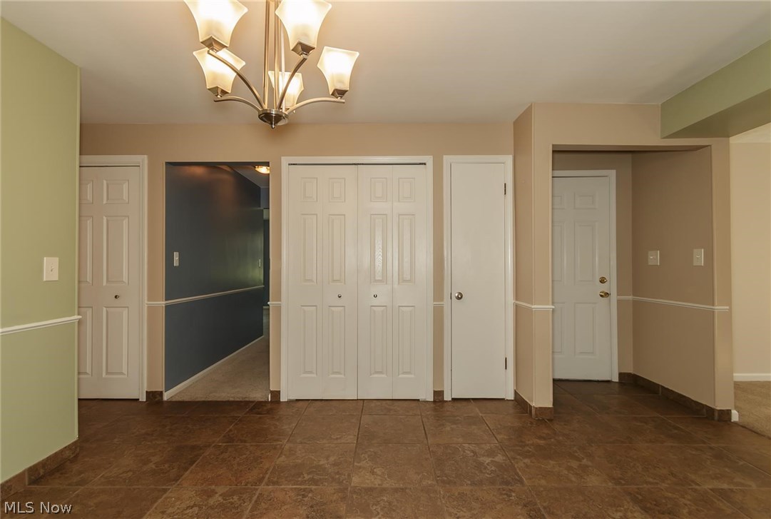 5590 Ridgebury Boulevard Lyndhurst, OH 44124 - Photo 20 of 25 Eat in Kitchen.