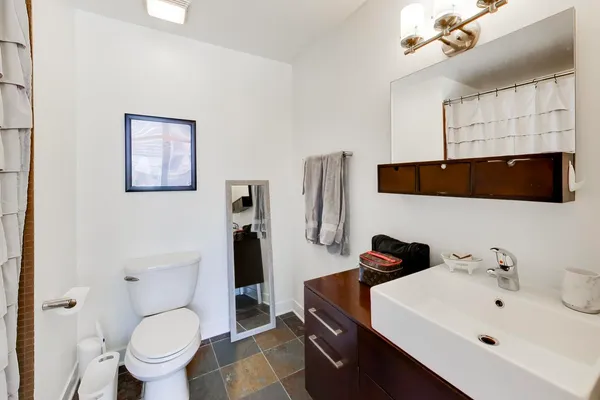 $415,000 | 650 West Wayman Street, Unit 404C, Chicago, IL 60661
