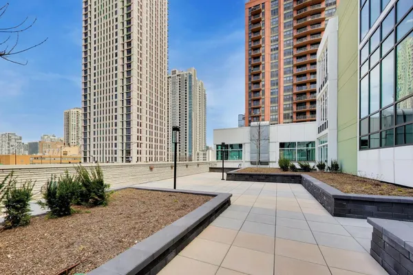 $415,000 | 650 West Wayman Street, Unit 404C, Chicago, IL 60661