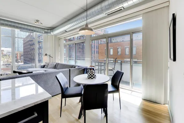 $415,000 | 650 West Wayman Street, Unit 404C, Chicago, IL 60661