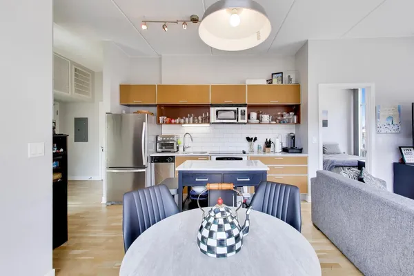 $415,000 | 650 West Wayman Street, Unit 404C, Chicago, IL 60661