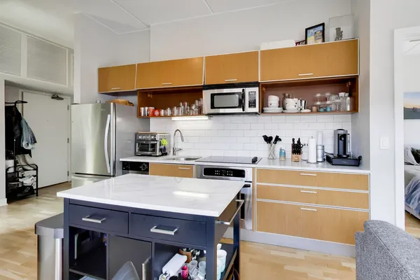 $415,000 | 650 West Wayman Street, Unit 404C, Chicago, IL 60661