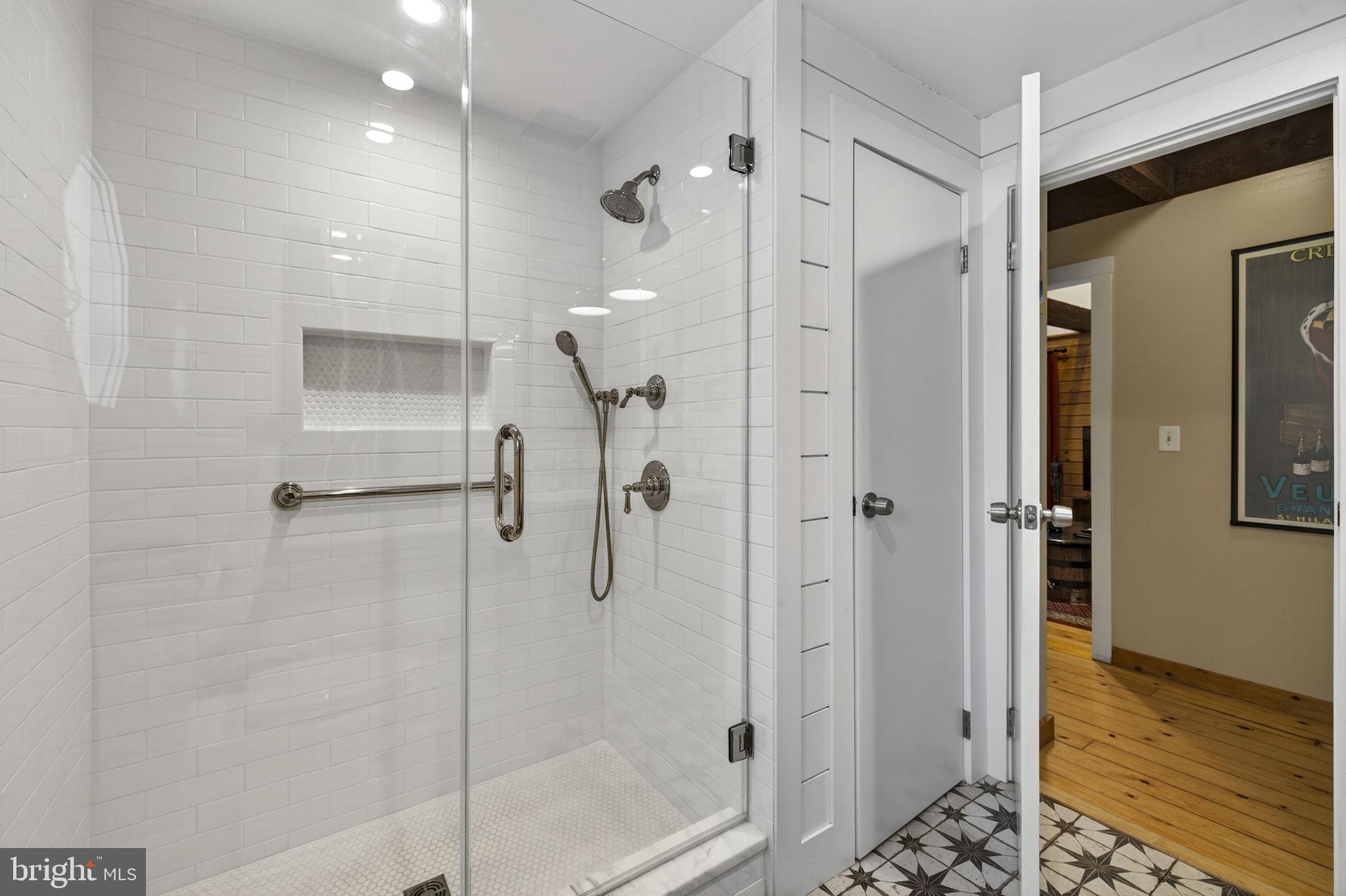 10418 Cliff Mills Road Marshall, VA 20115 - Photo 36 of 93 a bathroom with a shower