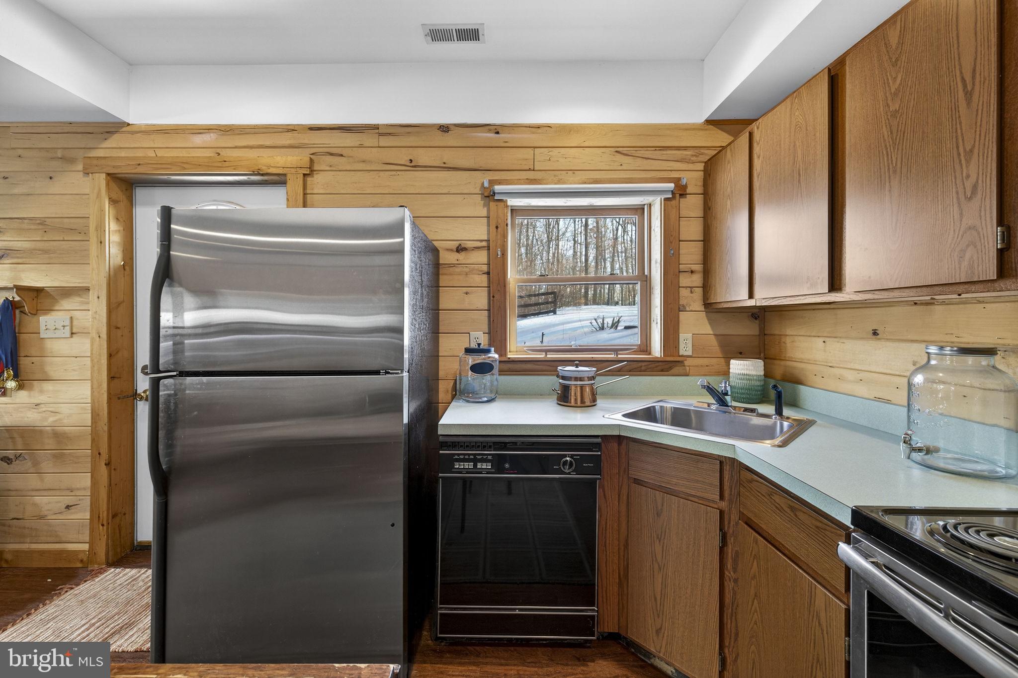 10418 Cliff Mills Road Marshall, VA 20115 - Photo 53 of 78 Lower Level Suite with Full Kitchen