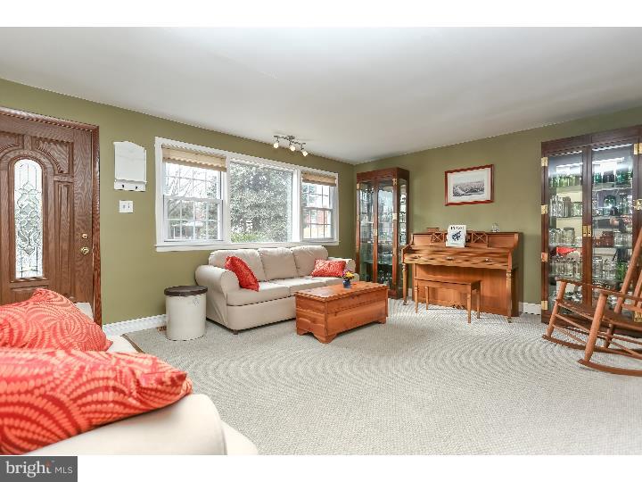 703 Marshall Road Brookhaven, PA 19015 - Photo 2 of 23 Living Room