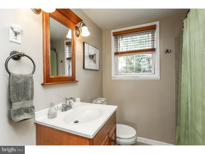 703 Marshall Road Brookhaven, PA 19015 - Photo 21 of 23 Bathroom