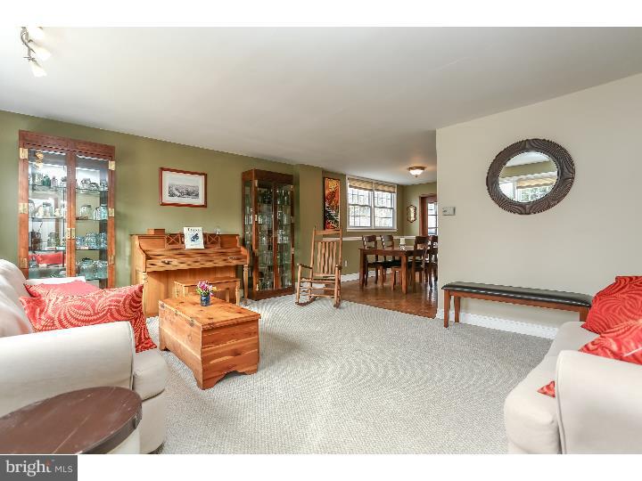 703 Marshall Road Brookhaven, PA 19015 - Photo 9 of 23 Living Room
