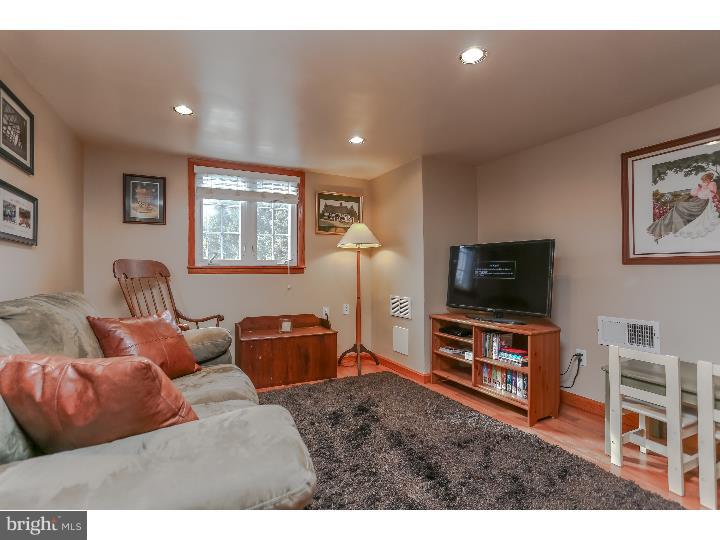 703 Marshall Road Brookhaven, PA 19015 - Photo 10 of 23 Family Room