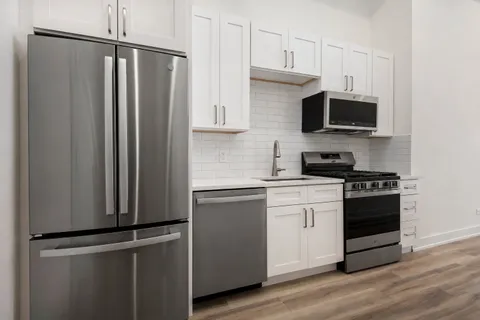 $299,000 | 2913 West Belmont Avenue, Unit 1A, Chicago, IL 60618