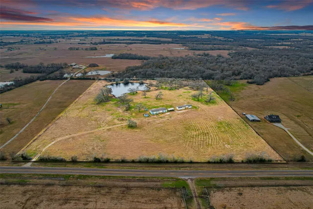 $480,000 | 6083 Fm 3060, Midway, TX 75852