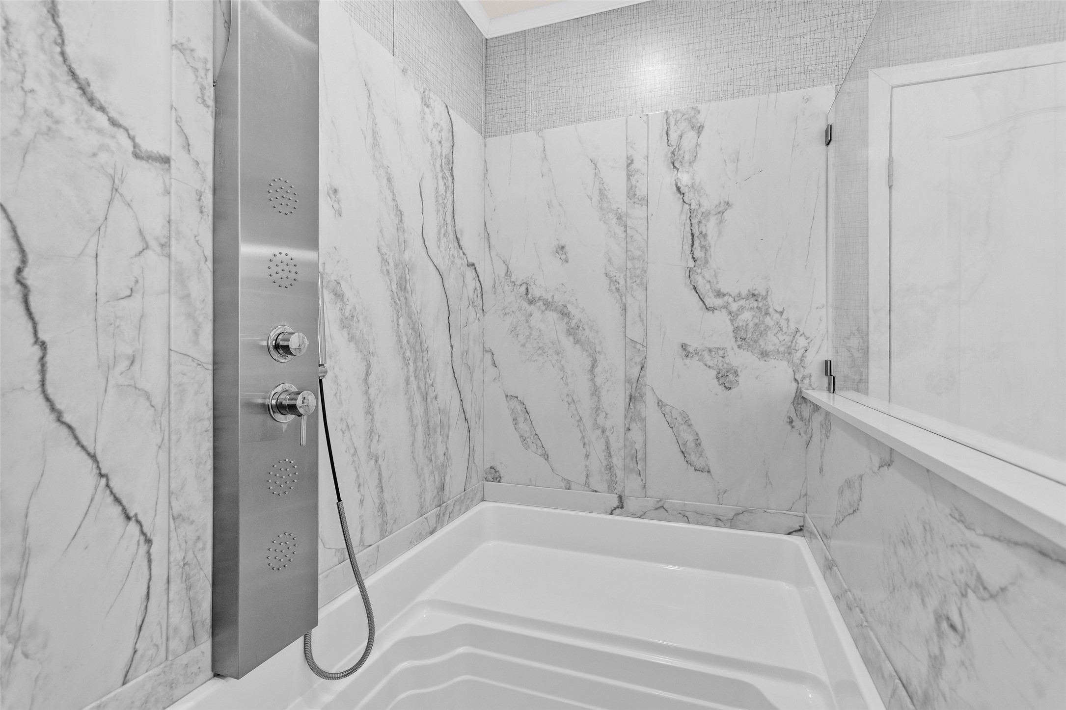 6083 Fm 3060 Midway, TX 75852 - Photo 35 of 49 sitting area in shower