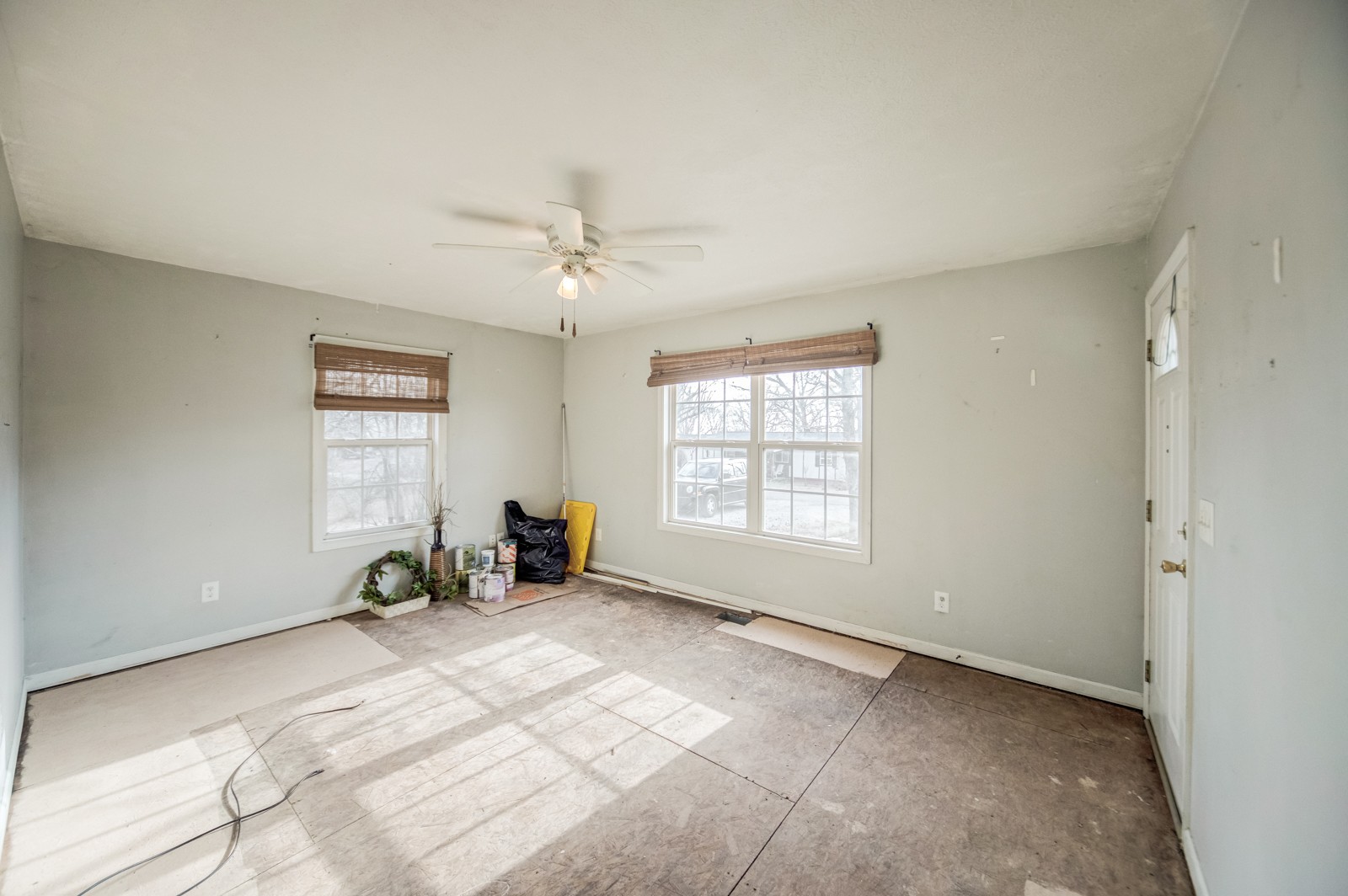 175 Crawford Hill Road Goodlettsville, TN 37072 - Photo 8 of 21 a view of an empty room with a window
