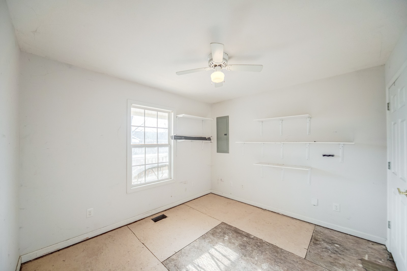 175 Crawford Hill Road Goodlettsville, TN 37072 - Photo 9 of 21 wooden floor in an empty room with a window